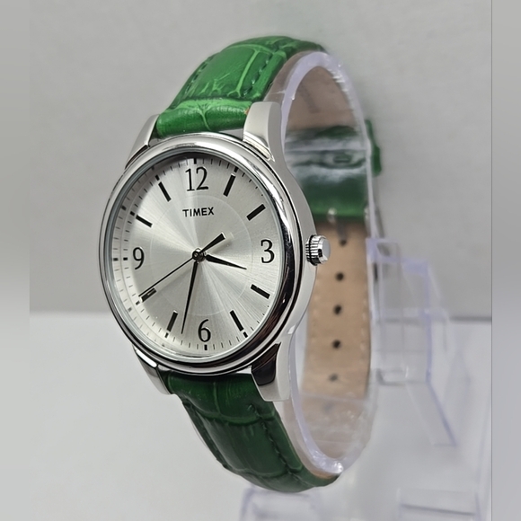 Womens Timex Easy Reader Watch Silver Tone Green Croco Dress Classic New Battery - Picture 2 of 11